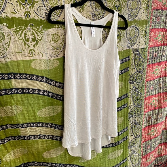NWT Varley Light Gray Anta Relaxed Racerback Activewear Tanktop Size Medium - Picture 7 of 11